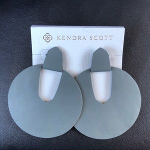 ❤️ Kendra Scott Diane Earrings in Slate